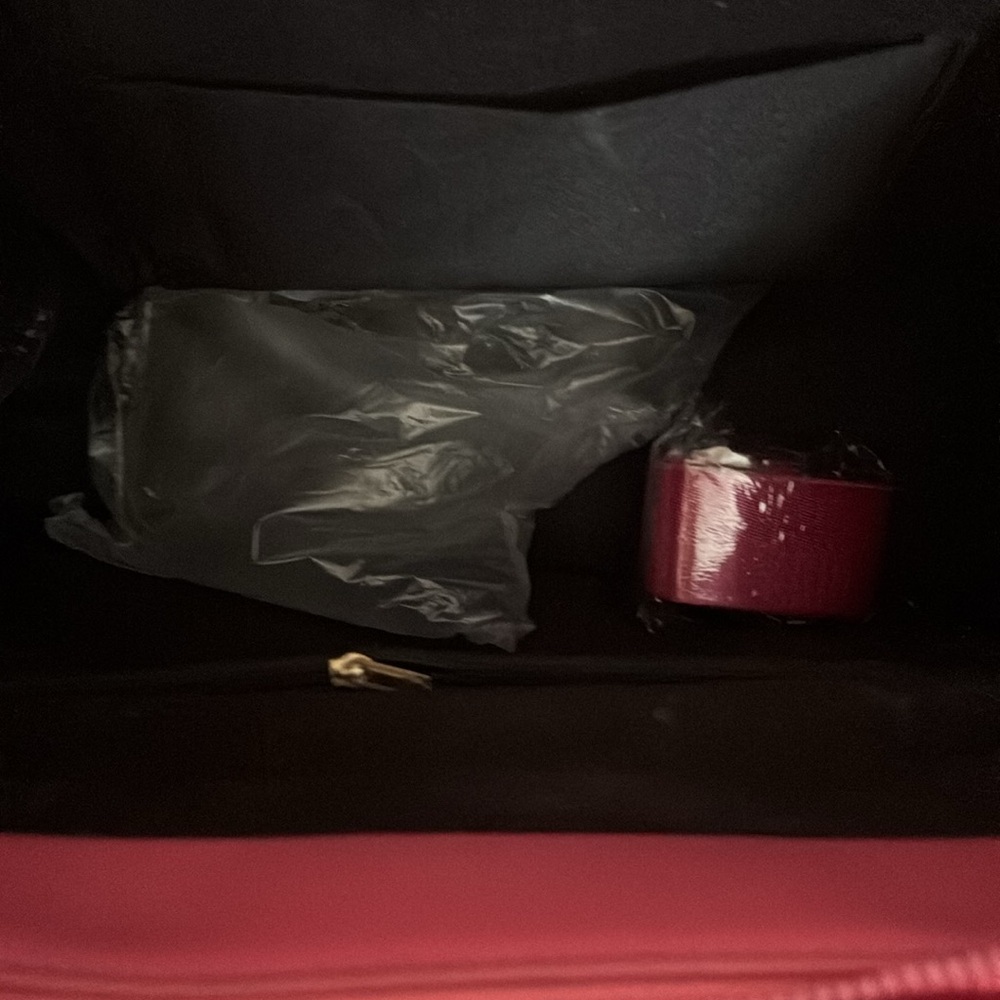 NWOT Pink Velvet Tote Bag with Zipper Closure - Picture 3 of 6